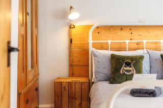 1 Apse Castle Cottage - Chocolate Box Cottage, Dog-Friendly 16th Century Cottage, surrounded by Ancient Woodland in Shanklin - 5
