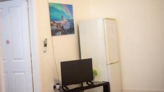 Two Bedroom Flat Close to Newcastle City Centre - 2