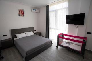 Magnetoria 3 BR House in pine forest - 3 mins to the sea - 1