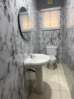Max Heron, Gorgeous 2 Bedroom - 2