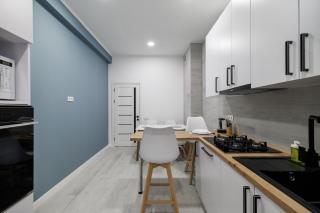 Bright Studio with Workspace - 5