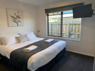 Villa 3 NEW 2Bed-Bath Close to Shops-10 minutes to Airport - 7