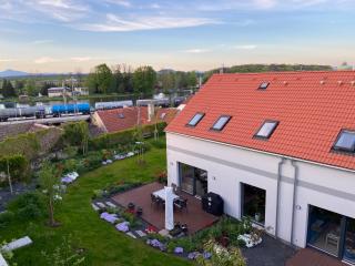 Luxusní dům s rozkvetlou zahradou v centru Roudnice nad Labem - 5