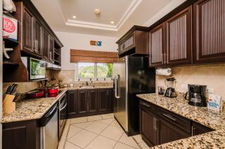 Stunning Ocean View Condo in the Center of Town - 4