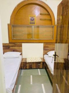 Samriddhi home stay ,located between Mahakaleshwar, and KaalBhairav temples - 0