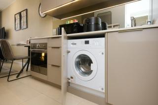 177 at ONE ROSEBANK Exec Apartment - 2