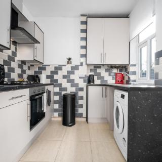 Stylish Two Bedroom House - Street Parking - Netflix 62W - 6