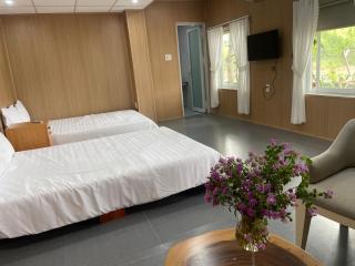 Nhà Bên Đồi - The Hill House -  - 5