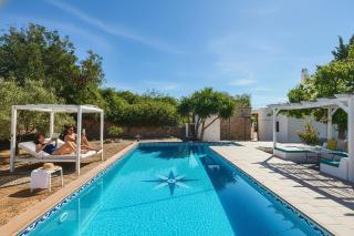 8 Guests Large Villa near Bossa Beaches & Airport - 8