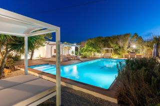 8 Guests Large Villa near Bossa Beaches & Airport - 9