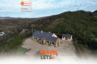 5BR House By Travel Lets Holiday Homes Donegal With Sweeping Lake & Hill Views - 0