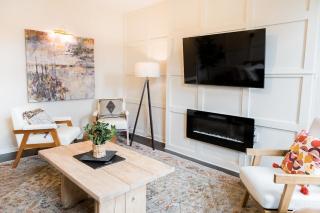 Charming Cottage Downtown - Walk to OTR with Hot Tub & Indoor Fireplace - 4