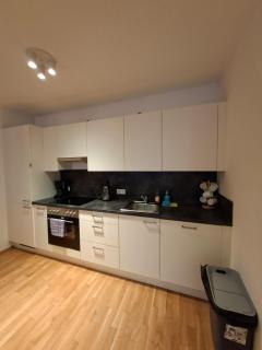 U1 Metro Nearby - 1-BR - fast Wi-Fi - 1