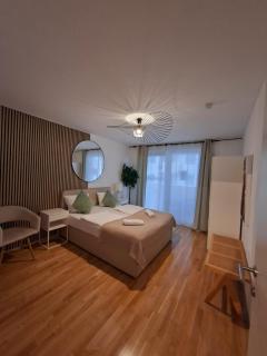U1 Metro Nearby - 1-BR - fast Wi-Fi - 3