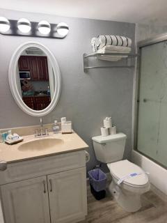 Direct Ocean View Condo,Balcony kitchen pool gym sauna valet parking direct beach access for perfect vacation in Sunny Isles Miami - 6