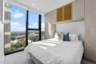 Skyline Family Retreat 2B2B Steps to Rundle mall - 1