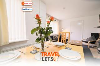 2BR House By Travel Lets Holiday Homes Ballykelly With Private Garden - 0