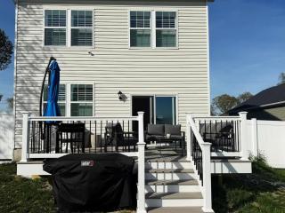 Built 2026 King Beds Fenced Yard Driveway Parking - 7