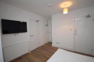 Comfortable 6BR Home - Coast & Sizewell Nearby - 1