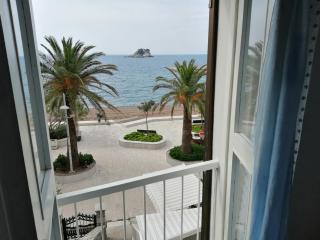 Petrovac apartments - 2