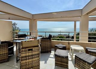 Evasion face a la mer avec piscine et garage - 9