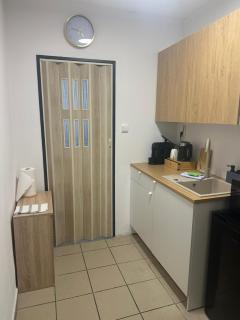 Affordable and practical apartment, by downtown CB - 4