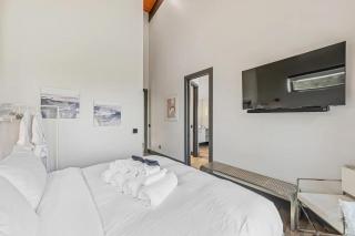 Flathead Lake - Hot Tub, Fire Pit & Forest Views - 3