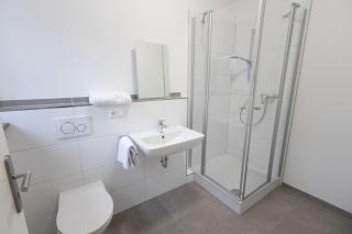 Hotelähnlich ausgestattete Zimmer mit eigenem Bad - 3