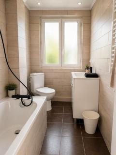 Family home with indoor pool & spa sleeps 22 - 3