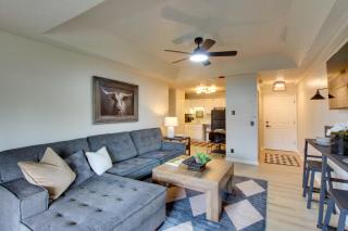 Unique Aparthotel Stay 15 Mi to Overland Park - 6