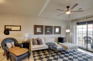 Boutique-Style Condo, Just Outside Overland Park - 7