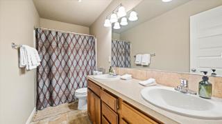 Close to the GESA Stadium, HAPO Center and Airport - 1