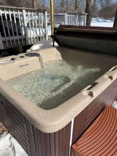 Quiet Guest Space with Hot Tub, Laundry, and Gym - 8