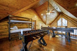 Twisted Mane prime location - family friendly - 3