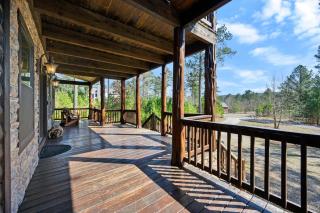 Twisted Mane prime location - family friendly - 2