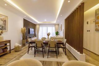Luxury 10th-Flr Brookside Stay Expressway Views - 4