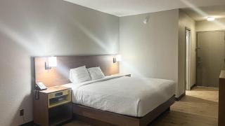 Motel 6 Fremont, OH - 4