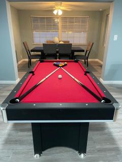 Modern and Cozy 2 & 2 - Only 5 Minutes From The Beach - 5