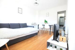 La Colline - Pont-Hébert - com - Grand Parking gratuit, De 1 à 4 personnes, Tout équipé, Netflix, Amazon Prime Gratuits et Illimités, Matelas Emma, Lave Linge, Vue sur la Vallée, RDC - 5
