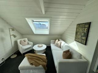 Central apartment, within walking distance of everything - 4