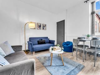 Victoria House 3BR near Royal Stoke Hospital with Parking - 7