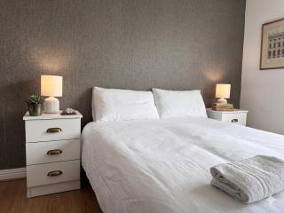 Spacious 2BR Apt and Extra Bed in Smithfield - 4