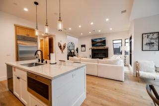 Park City White Pine Mountain Retreat | Walk to Ski, Free Shuttle, Mountain Views/Ski Waxes, Hot Tub - 4