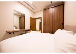 Amara Blvd Cozy Living Room 302 - 4