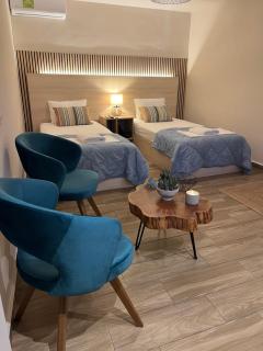 Garden Square Inn - 0