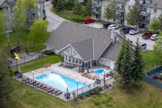 Top Floor with Loft | Pool | Mountain Views (NEW LISTING!) - 9