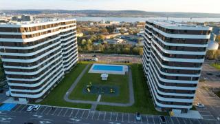 The Sunrise and the Sunset Apartment - Designer 2BR with Mineral Pool Access - 7