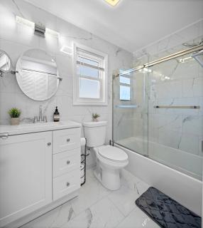 Urban Bliss, Spacious 3BR 2BA, Easy NYC Access - 8