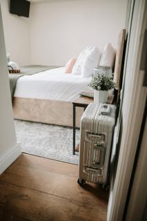 Room 1 at The Firs - 5