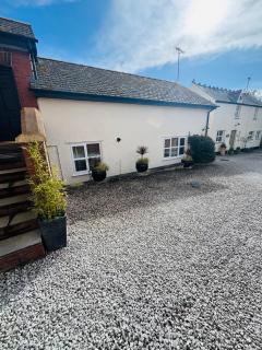 Vale View Cottages - The Stables - 9